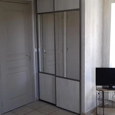Le Petit St Jacques Apartmán