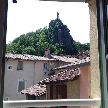 Le Petit St Jacques